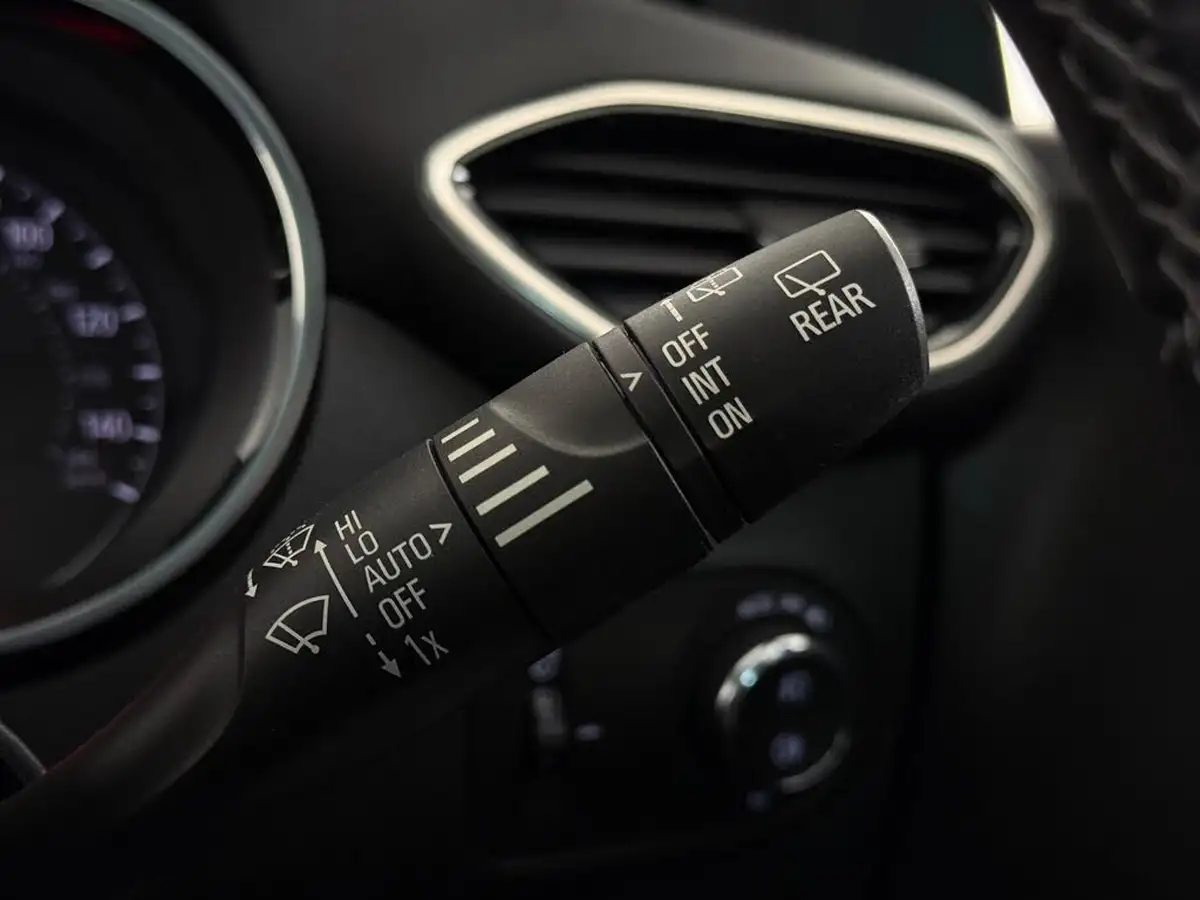 2021-vauxhall-crossland-12-elite-130ps-auto-big-24