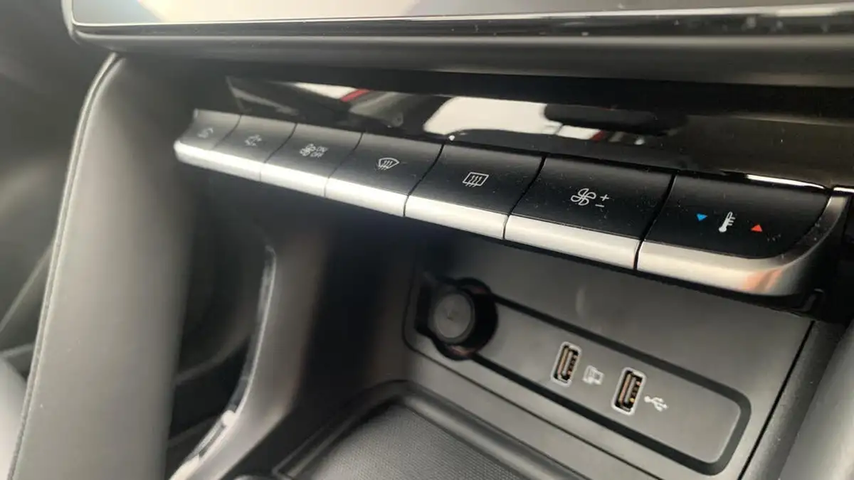 2021-mg-zs-suv-15-vti-tech-exclusive-big-32