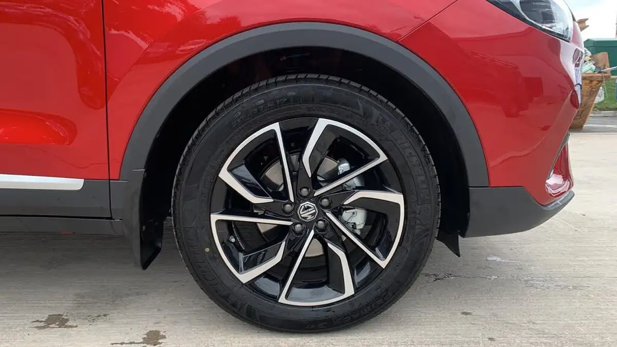 2021-mg-zs-suv-15-vti-tech-exclusive-big-4