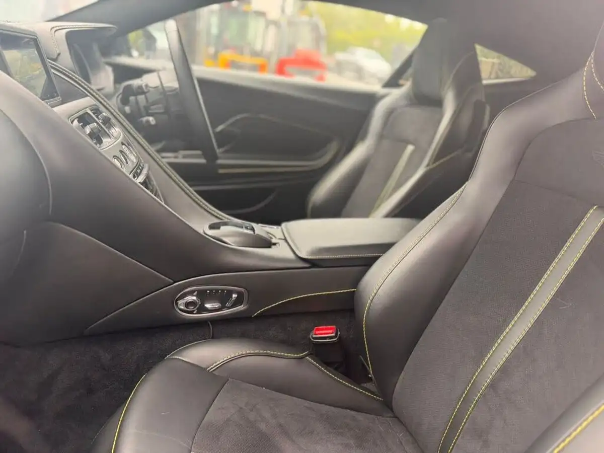 2022-aston-martin-db11-40-v8-528bhp-ss-big-16