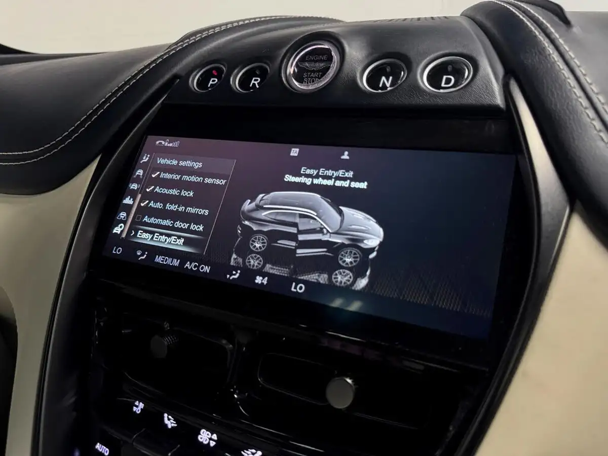 2021-aston-martin-dbx-40-v8-big-61