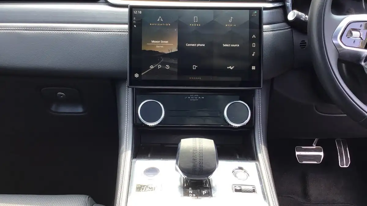 2023-jaguar-f-pace-20-p250-r-dynamic-hse-black-big-13