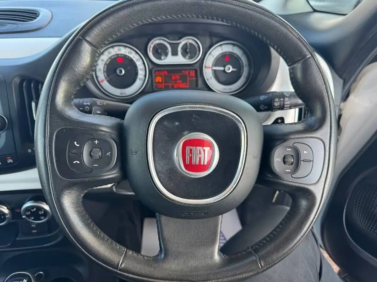 2014-fiat-500l-13-multijet-trekking-ss-dualogic-big-17