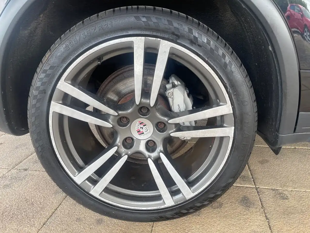 2012-porsche-cayenne-30-s-big-22