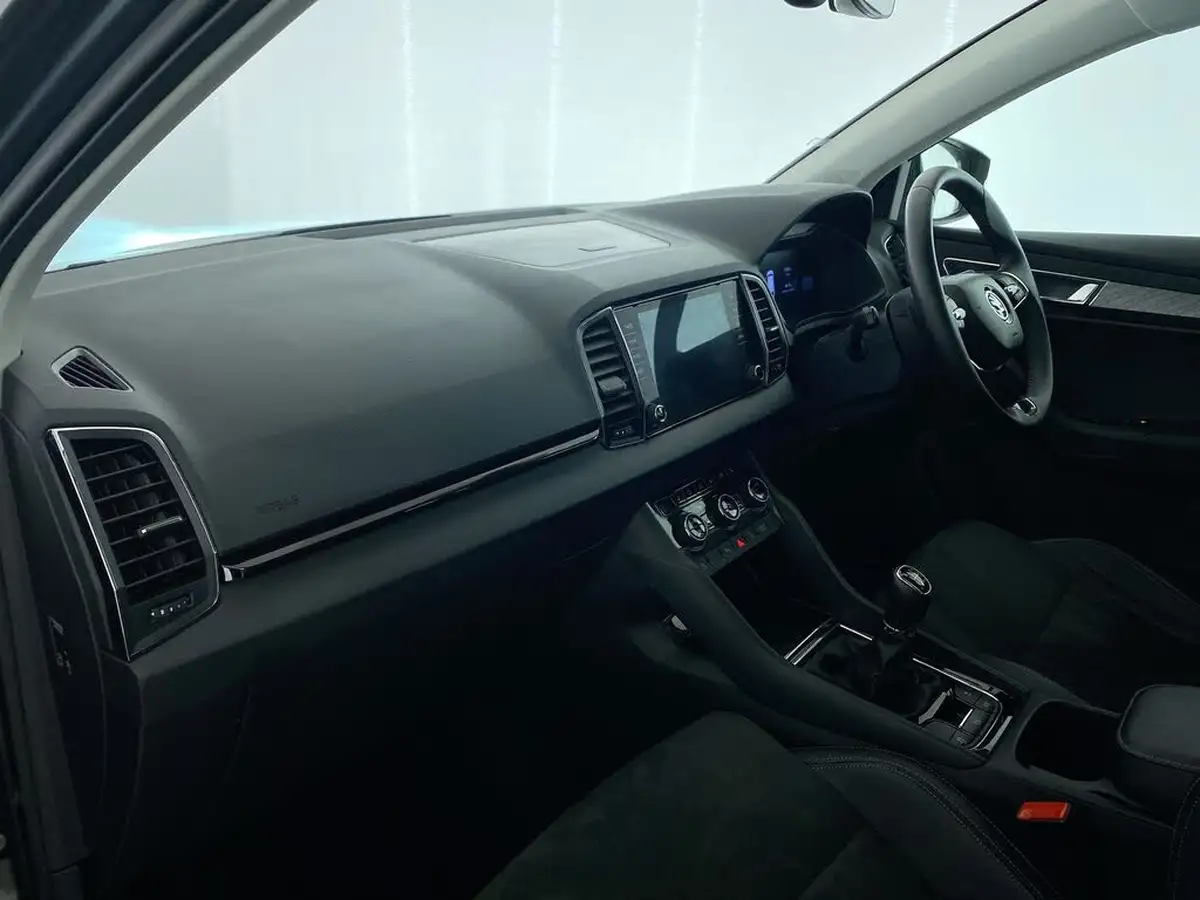 2023-skoda-karoq-15-tsi-se-l-big-28