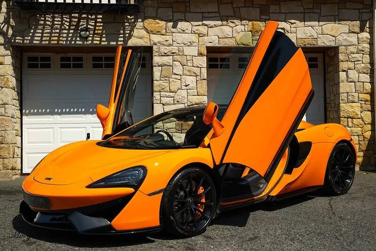 2020-mclaren-570gt-38-big-33