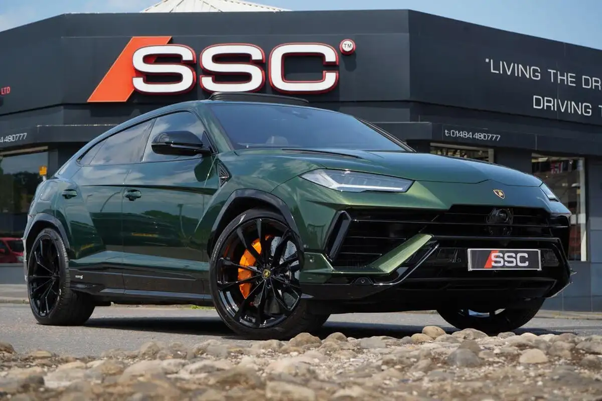 2024-lamborghini-urus-40-no-trim-big-0