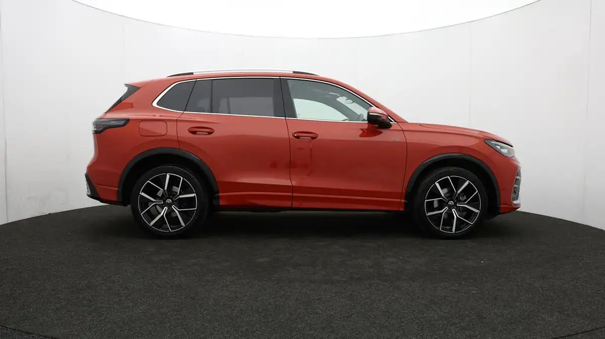 2024-volkswagen-tiguan-15-etsi-r-line-big-44