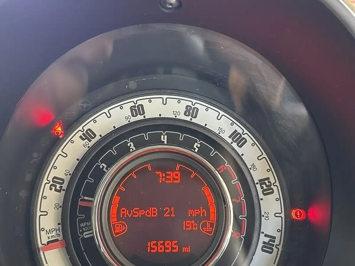 2016-fiat-500-12-lounge-big-15