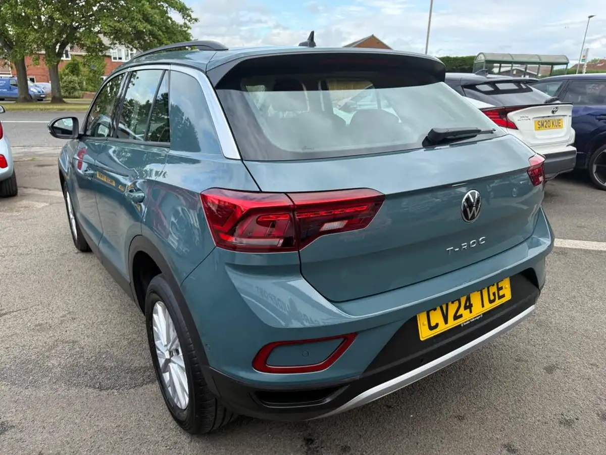 2024-volkswagen-t-roc-10-tsi-life-110ps-big-10