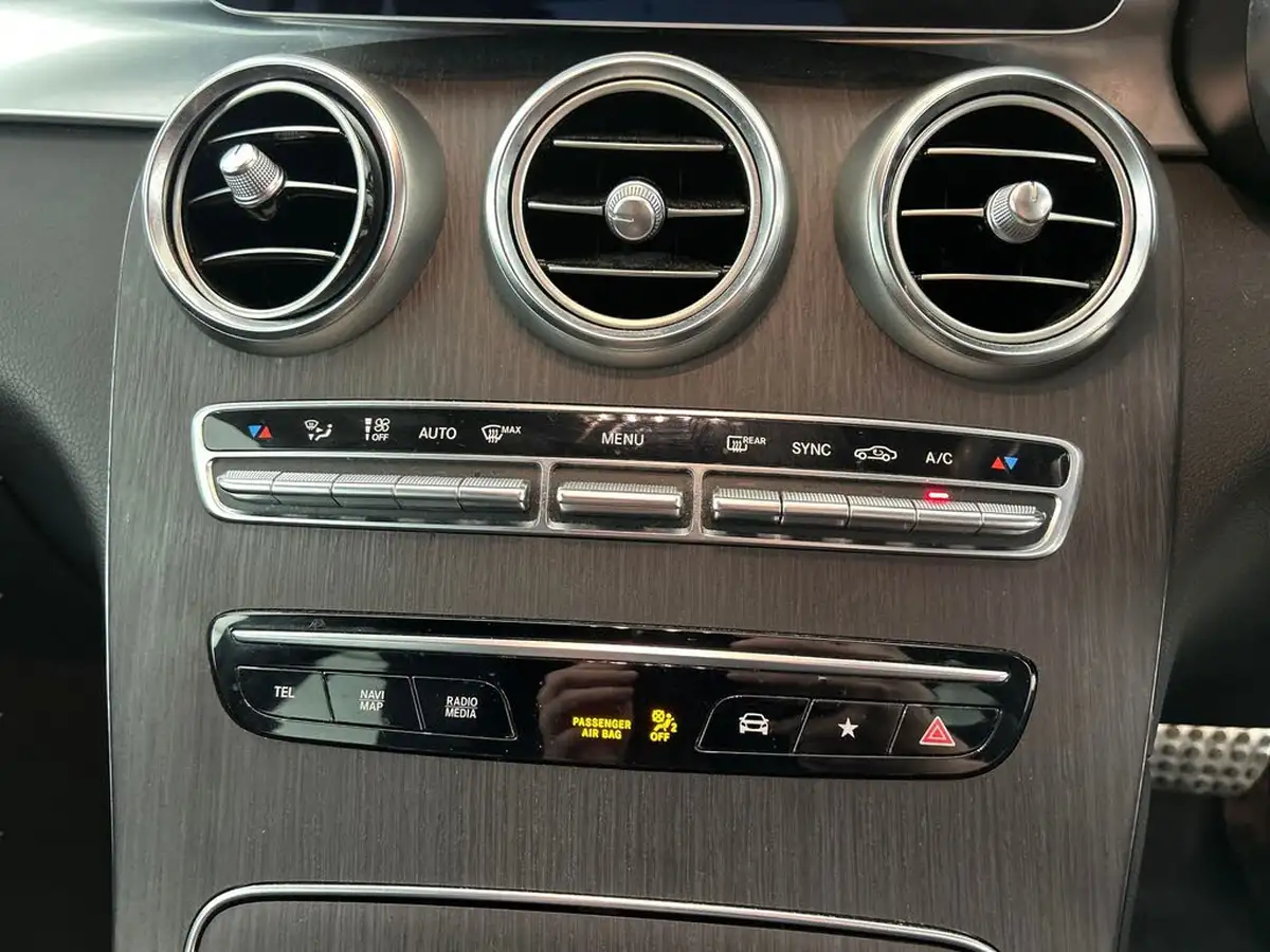 2019-mercedes-benz-glc-class-20d-glc220d-amg-line-station-wagon-5d-4matic-plus-big-32