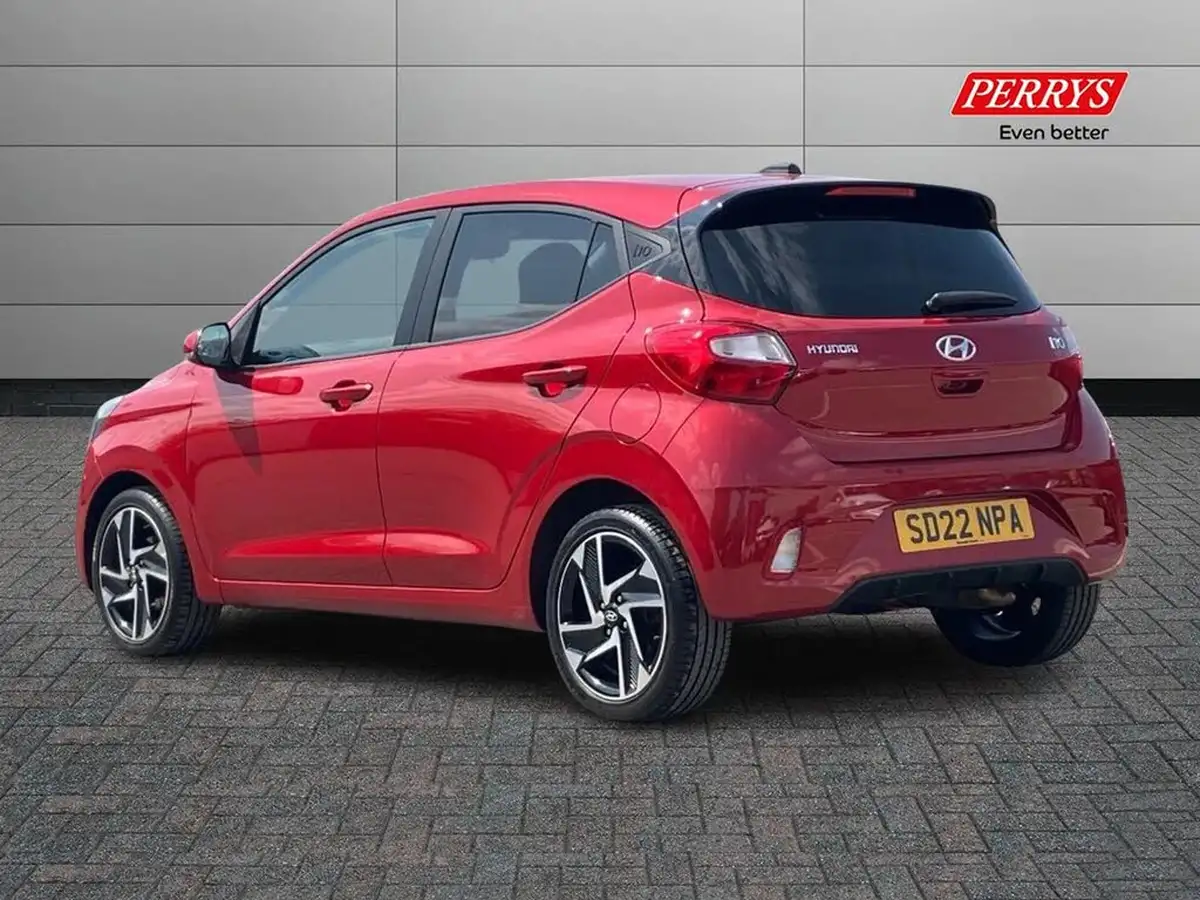 2022-hyundai-i10-10-premium-big-1