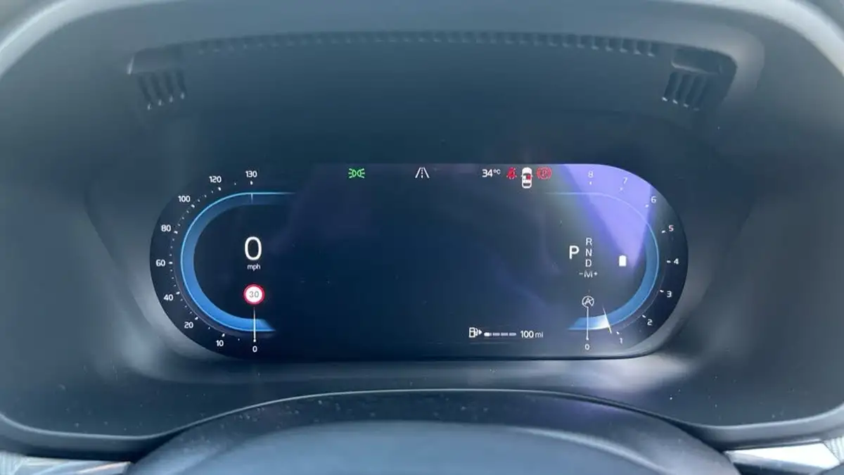 2022-volvo-xc60-20-b5-plus-big-10