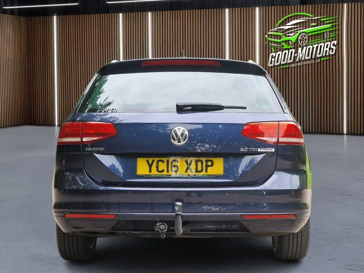 2016-volkswagen-passat-20tdi-se-business-estate-5d-big-11