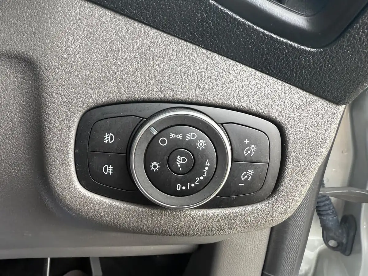 2022-ford-grand-tourneo-connect-15-titanium-120ps-ecoblue-1499cc-powershift-big-60