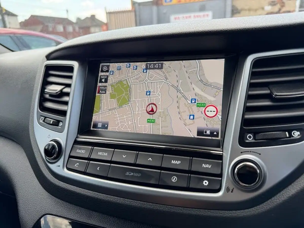 2015-hyundai-tucson-20crdi-blue-drive-premium-big-18