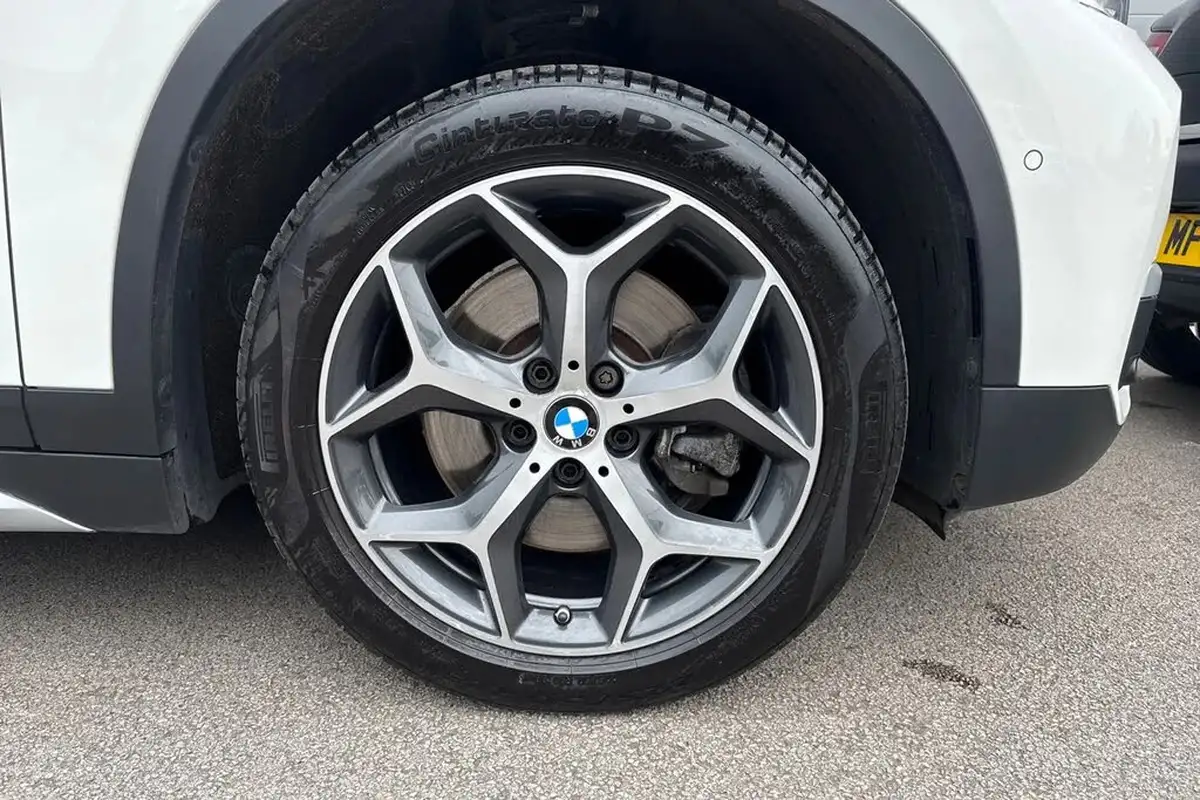 2017-bmw-x1-20-xdrive20i-xline-big-10