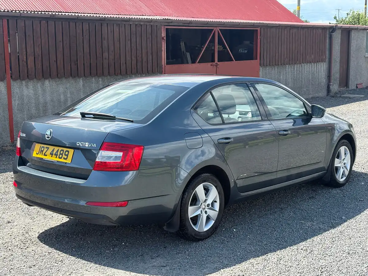 2015-skoda-octavia-16tdi-se-111ps-hatchback-dsg-big-5