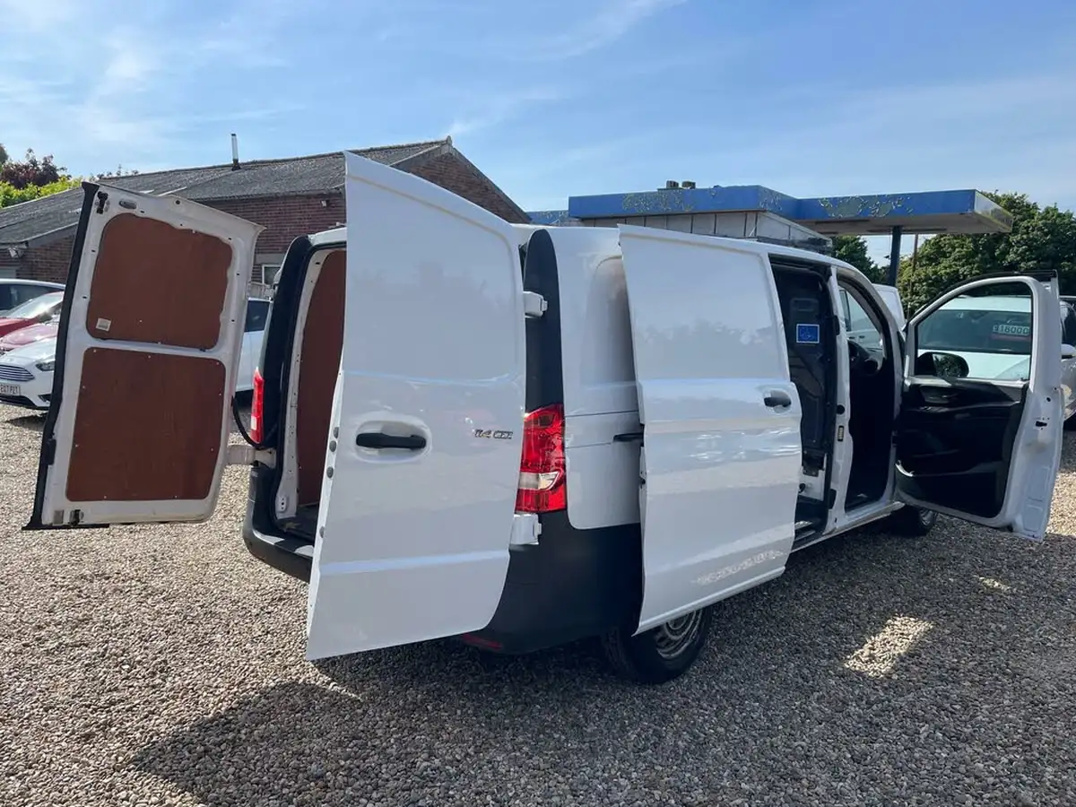 2021-mercedes-benz-vito-20cdi-114-progressive-l2-134bhpeu6dt-panel-1749cc-9g-tronic-big-28