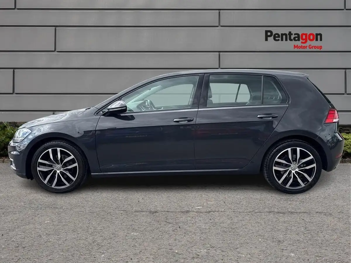2018-volkswagen-golf-10-tsi-se-110ps-ss-hatchback-5d-big-14