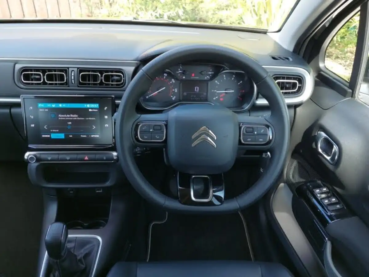 2021-citroen-c3-12-puretech-saint-james-83ps-big-6