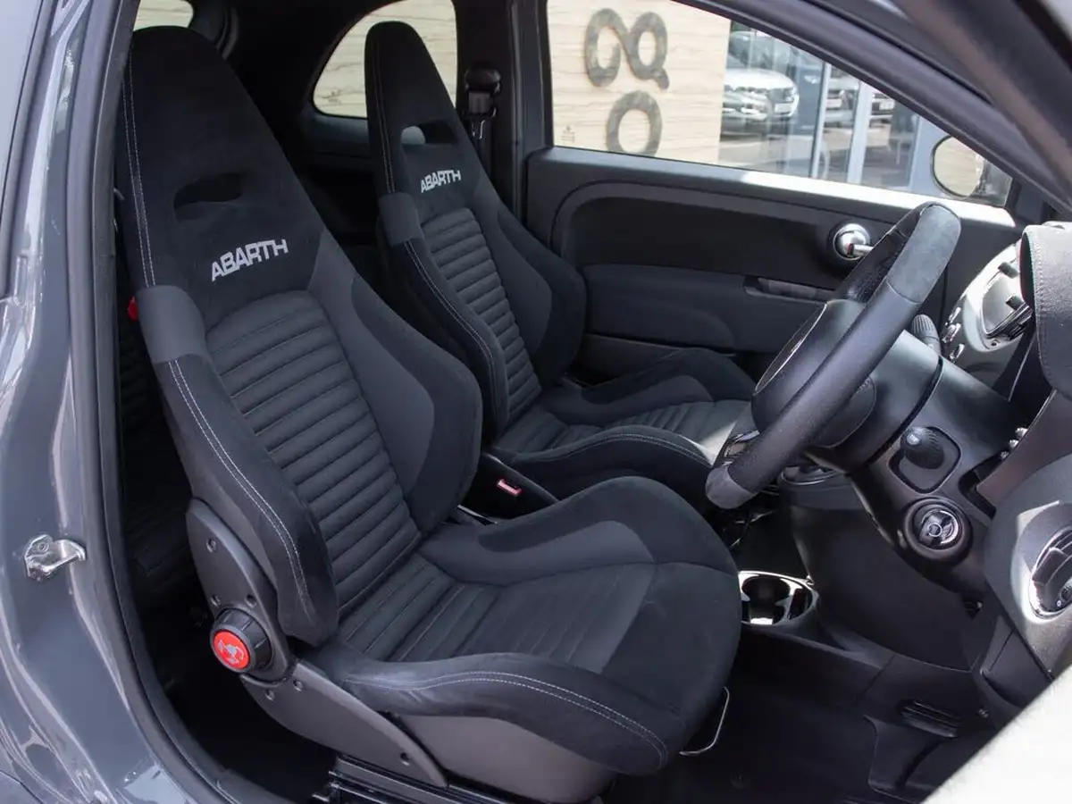 2019-abarth-595-14-tjet-competizione-big-32