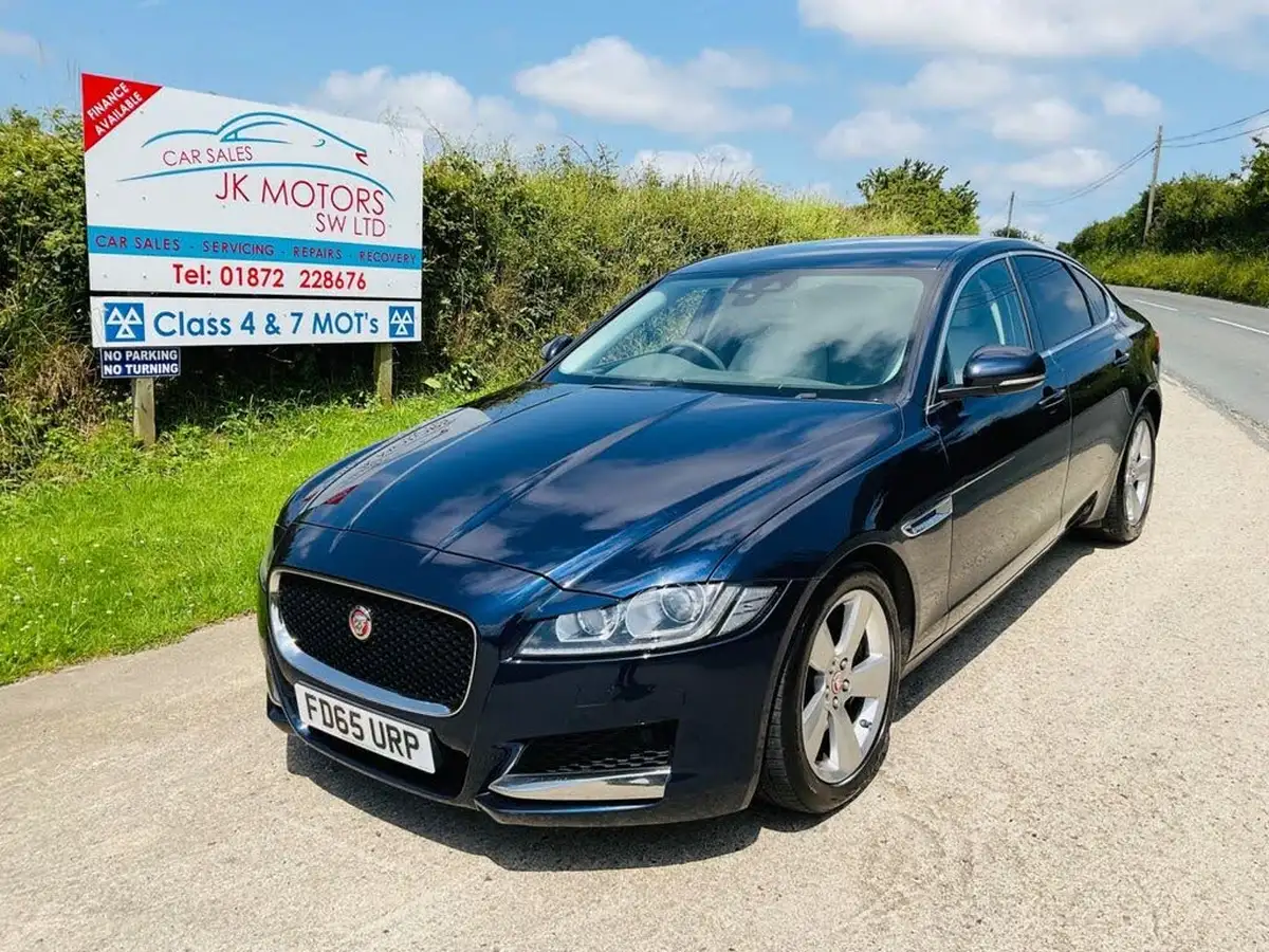 2015-jaguar-xf-20td-portfolio-180ps-auto-big-0