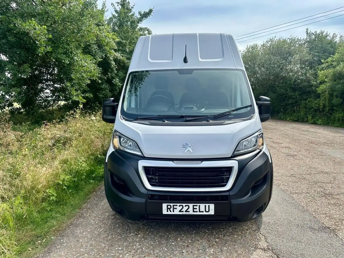 2022-peugeot-boxer-22-bluehdi-professional-435-l4-h3-big-7