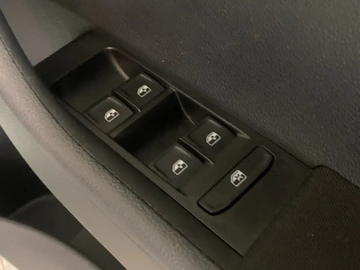 2018-skoda-fabia-10-tsi-monte-carlo-110ps-hatchback-big-17