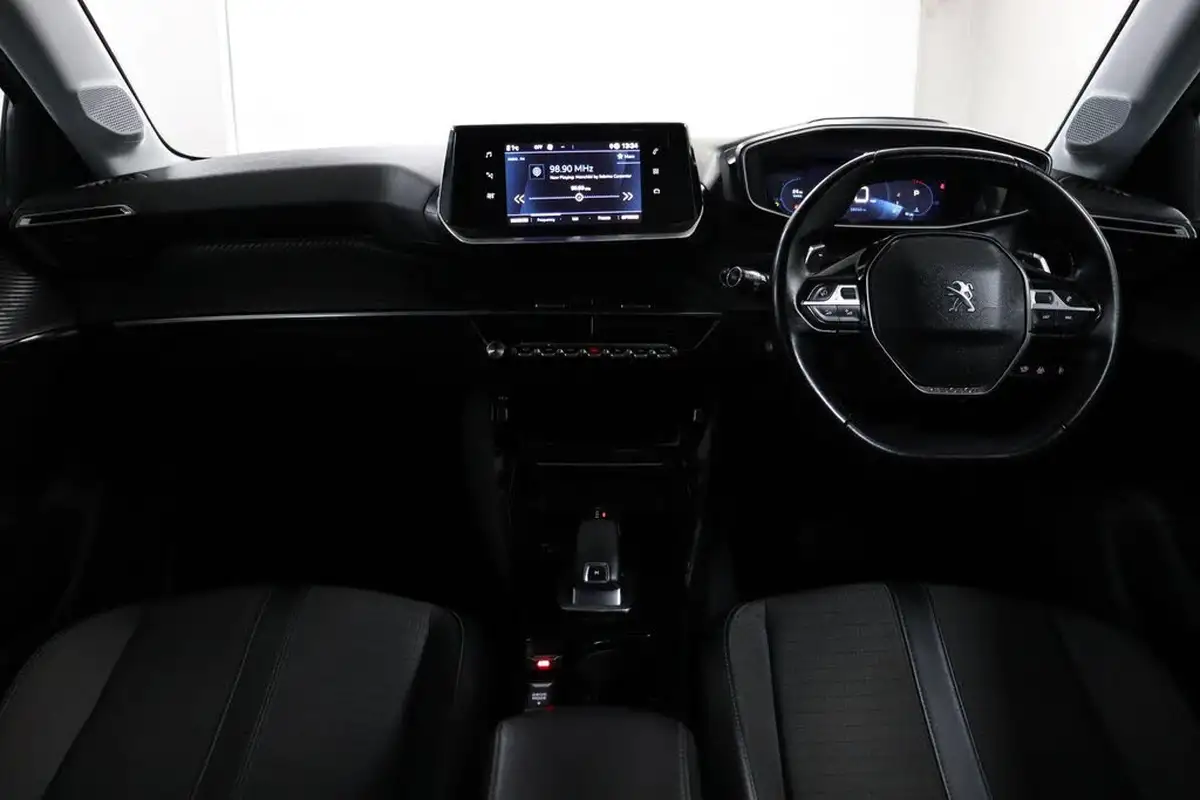 2020-peugeot-208-12-puretech-allure-130bhp-eat8-big-40