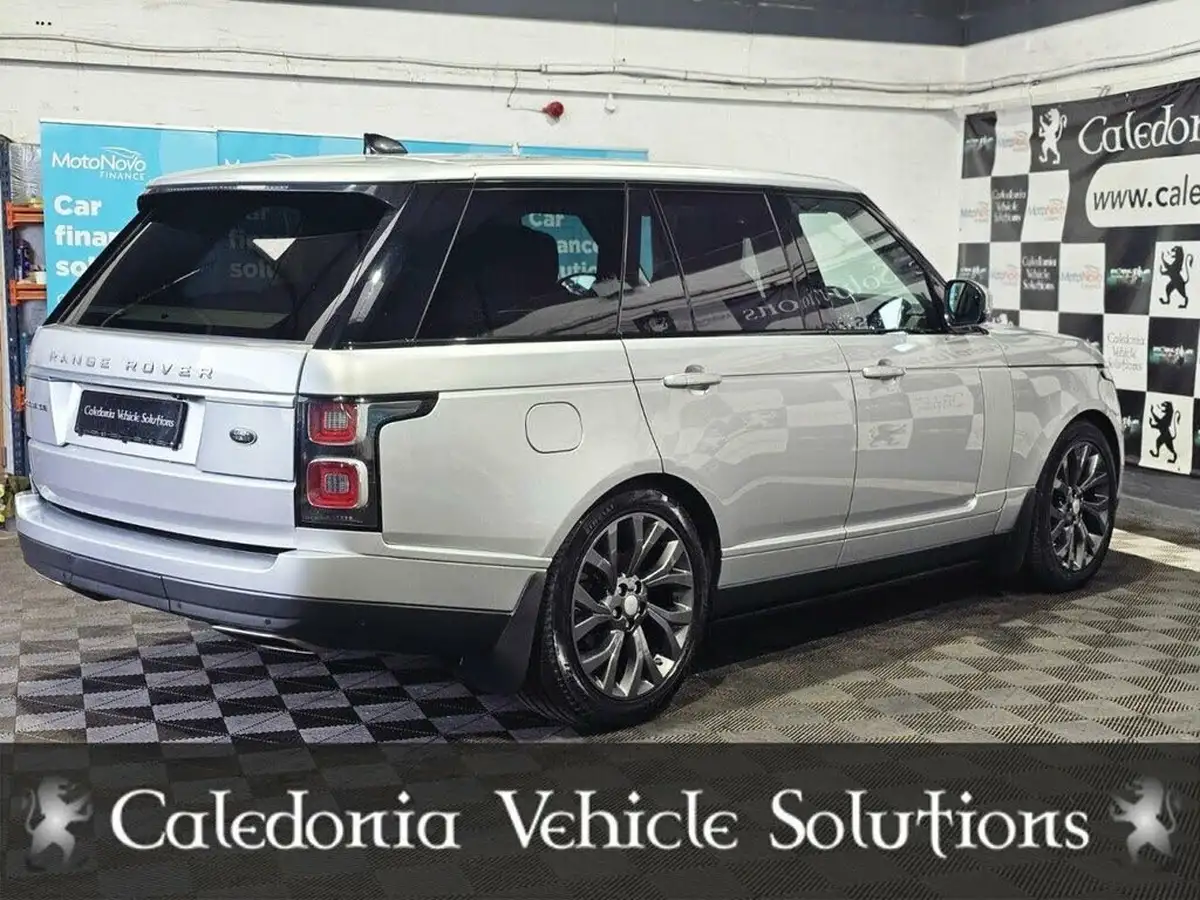 2019-land-rover-range-rover-30-sd-v6-vogue-big-2