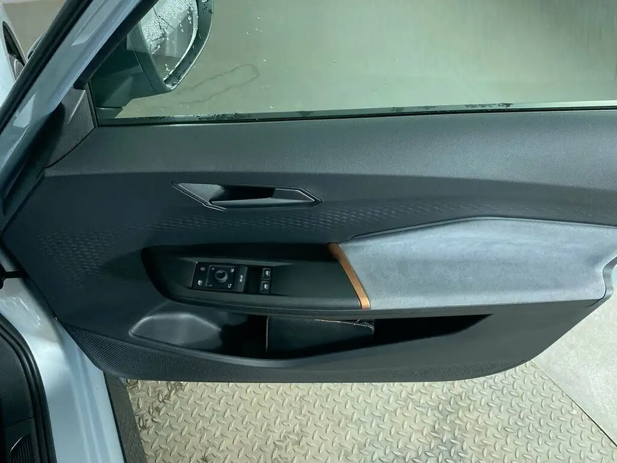 2022-cupra-born-e-v1-big-26