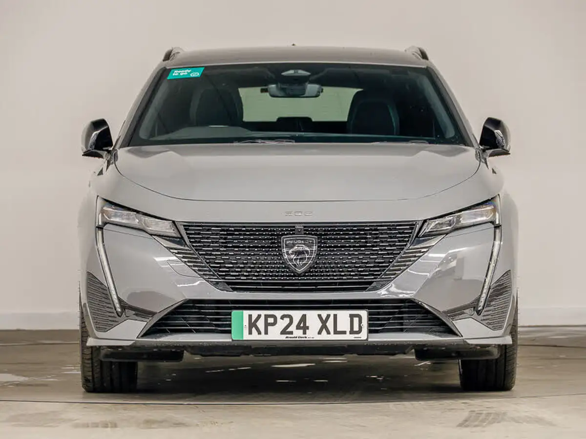 2024-peugeot-308-sw-e-gt-big-19