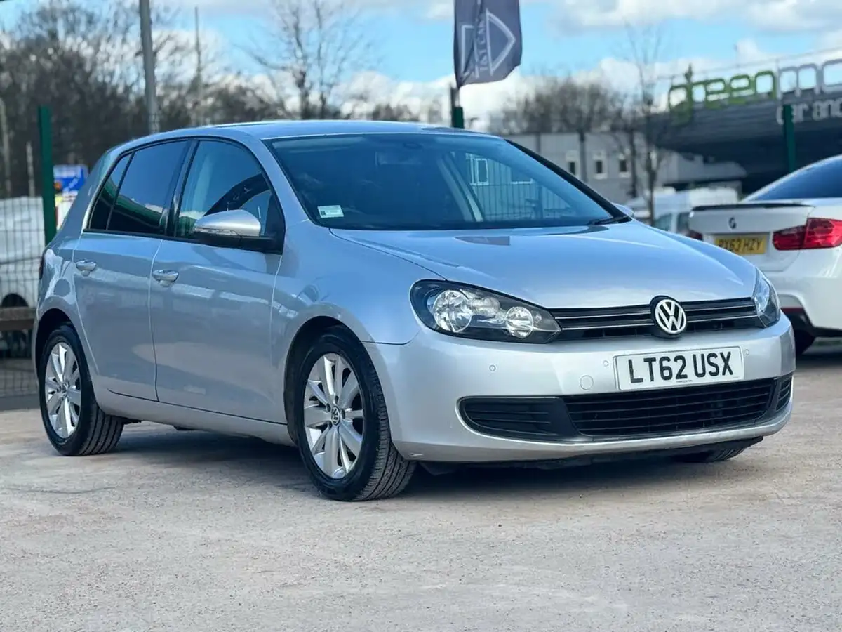 2012-volkswagen-golf-16td-blue-motion-match-5d-big-2
