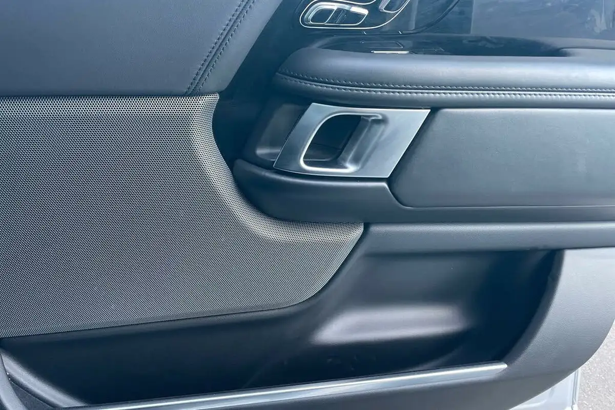 2019-land-rover-range-rover-20-p400e-autobiography-big-52