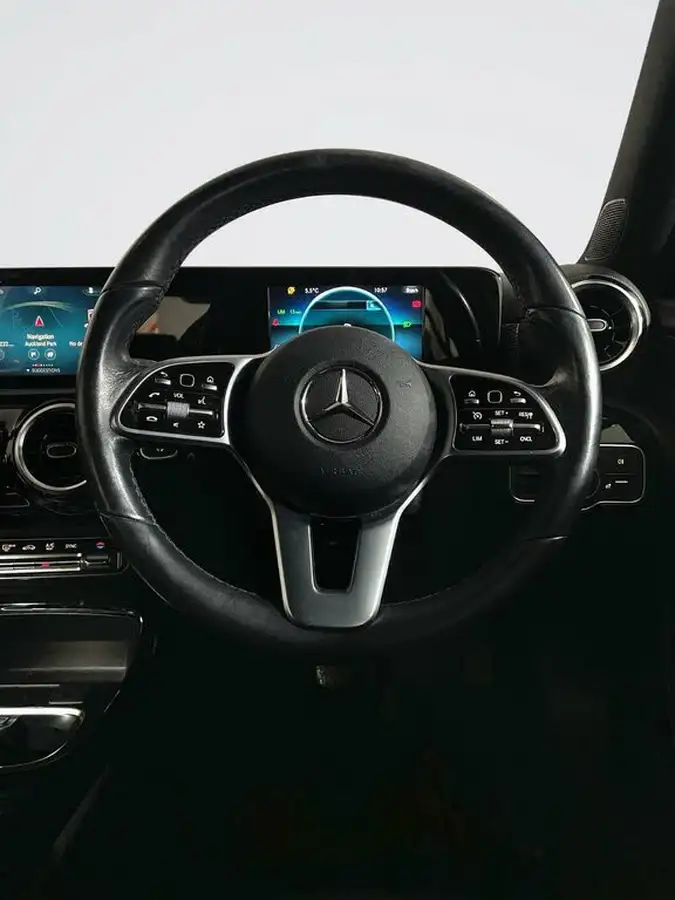 2020-mercedes-benz-a-class-13-a200-sport-saloon-4d-big-14