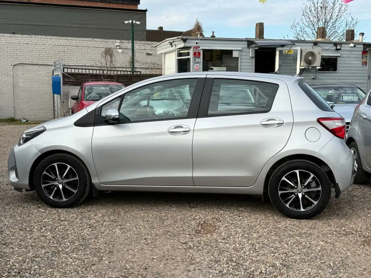 2018-toyota-yaris-10-vvt-i-icon-71bhp-big-15