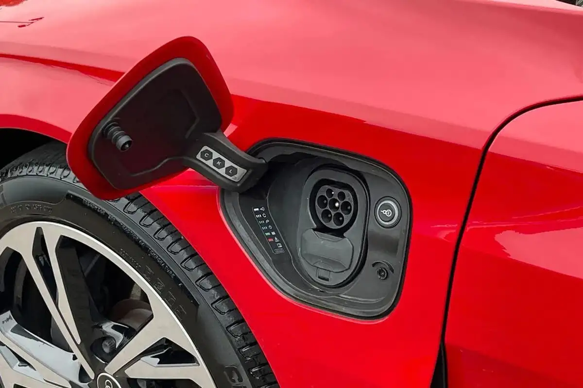 2022-audi-e-tron-gt-e-big-28