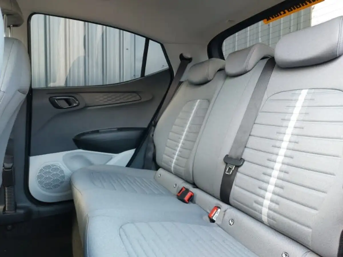 2025-hyundai-i10-12-premium-79ps-auto-big-5