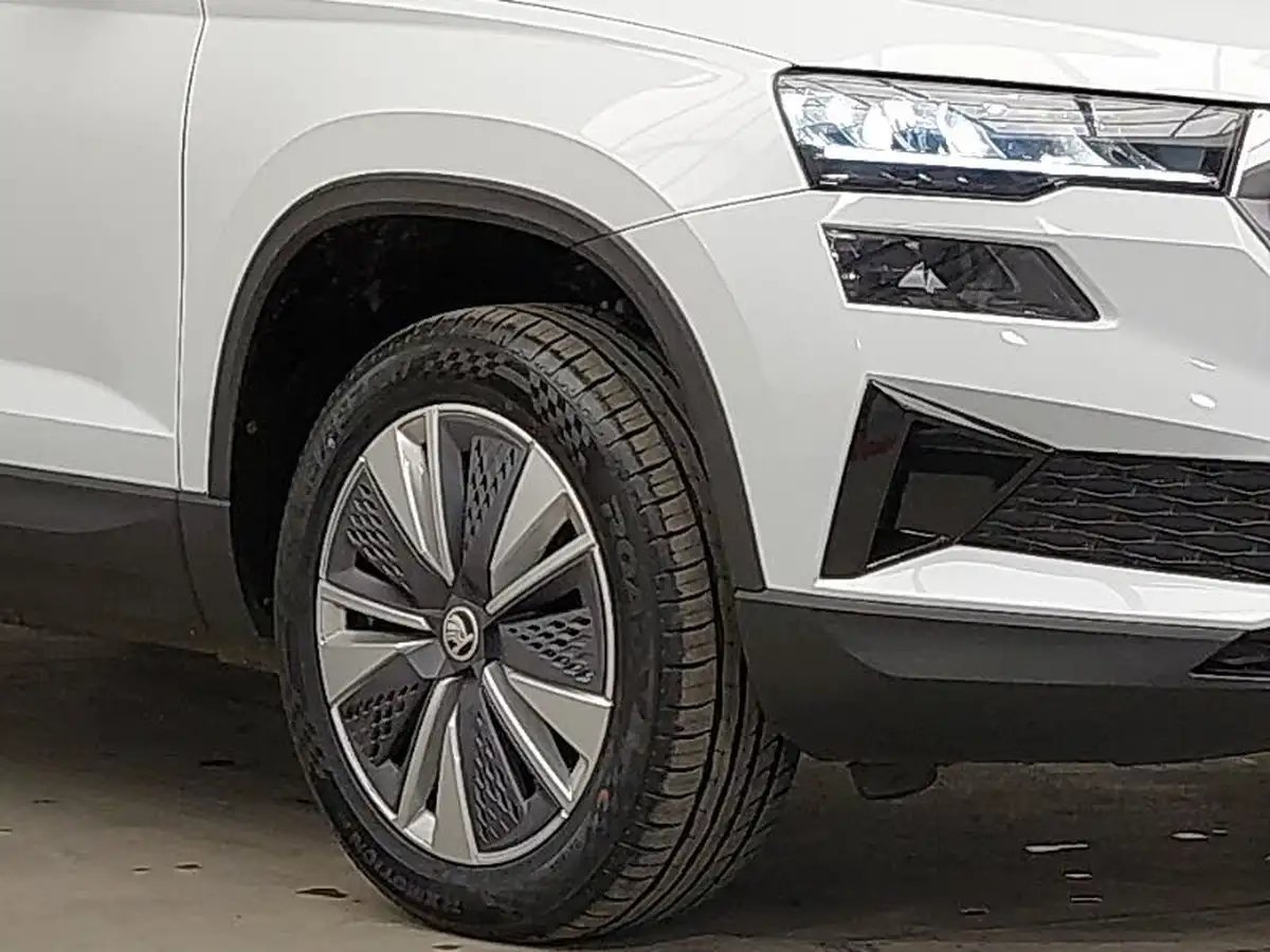 2023-skoda-karoq-15-tsi-se-drive-big-8
