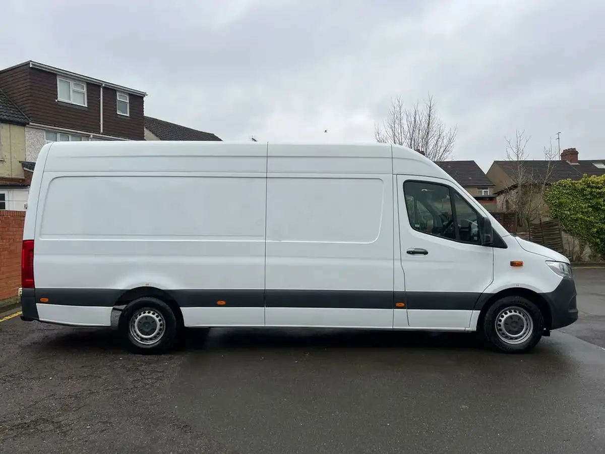 2018-mercedes-benz-sprinter-21cdi-311-l2h1-panel-van-rwd-eco-gear-360-big-4