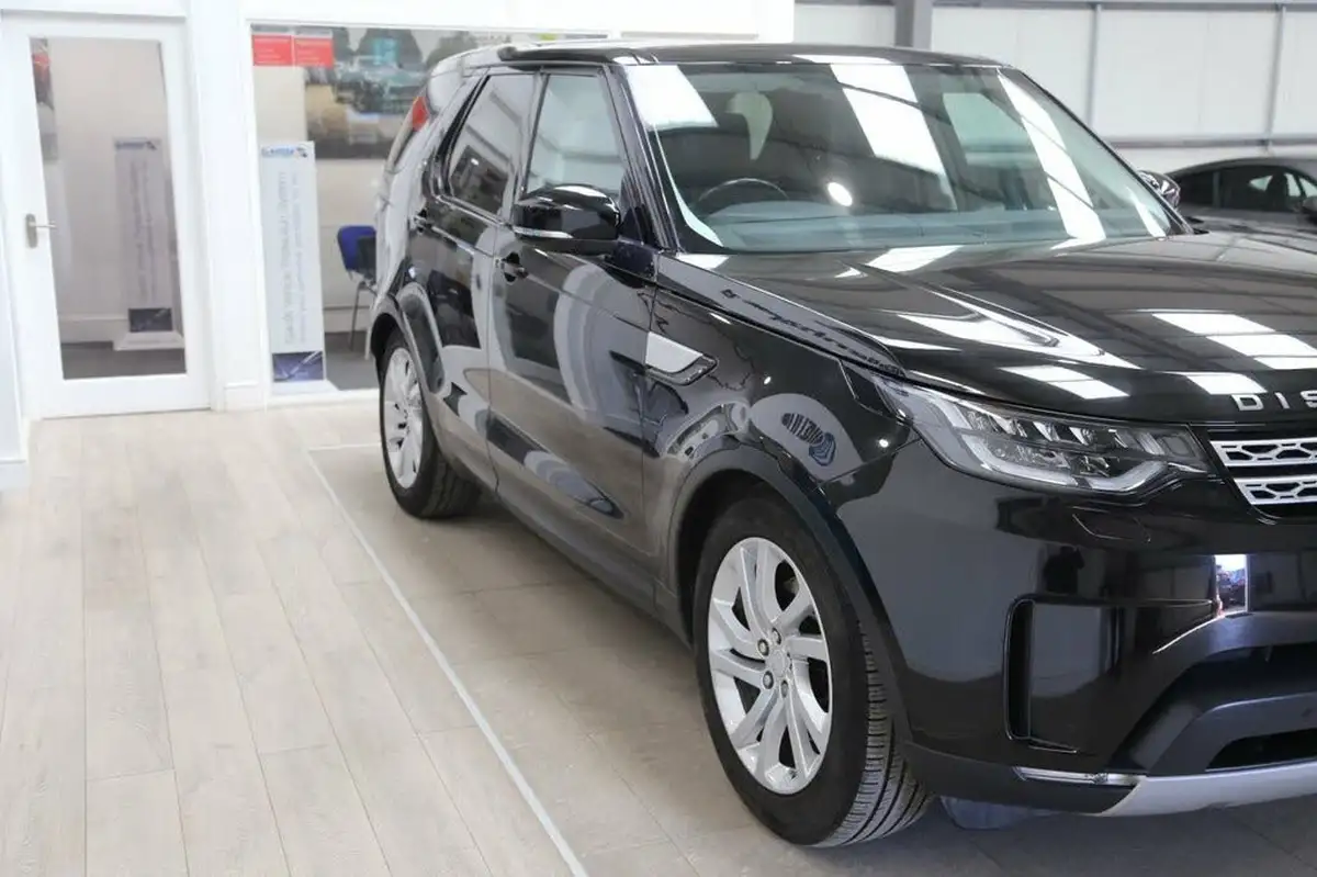2017-land-rover-discovery-20sd4-hse-240ps-awd-station-wagon-5d-auto-big-5