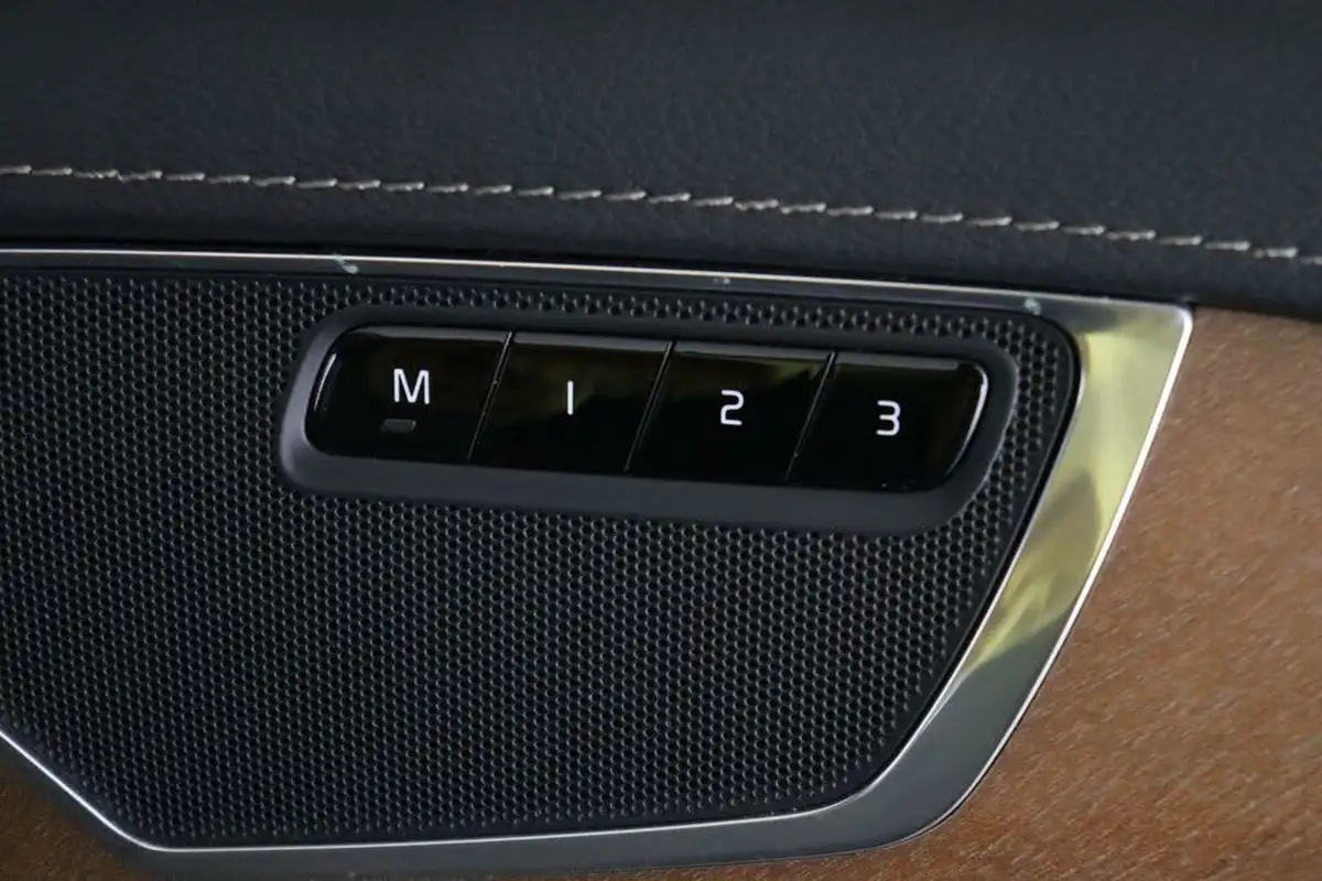 2019-volvo-xc90-20td-d5-inscription-pro-big-24
