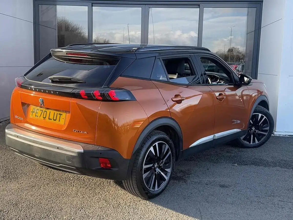 2020-peugeot-2008-suv-e-gt-big-9
