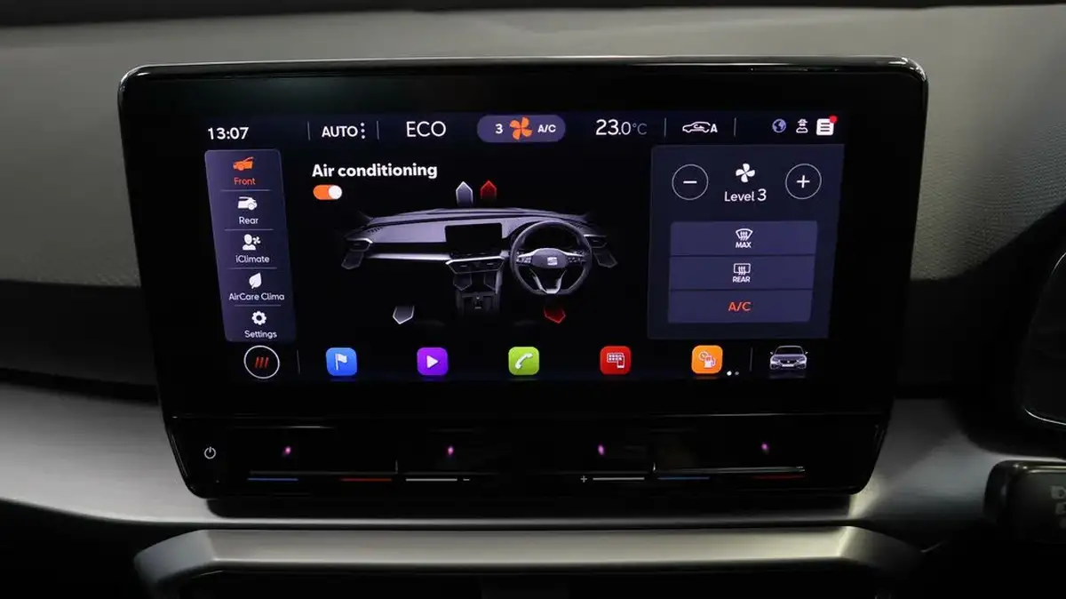 2020-seat-leon-14-e-hybrid-fr-hatchback-big-10