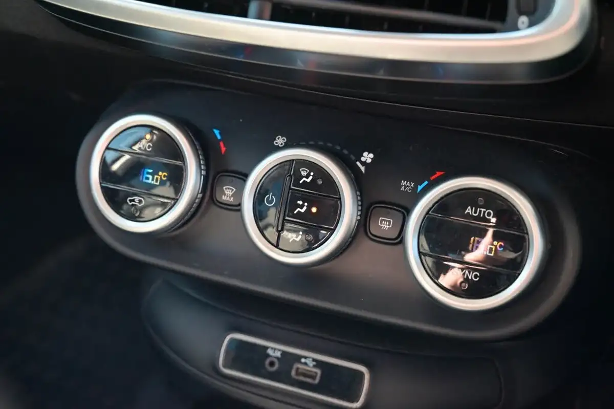 2015-fiat-500x-14-cross-plus-multiair-ii-140bhp-big-32