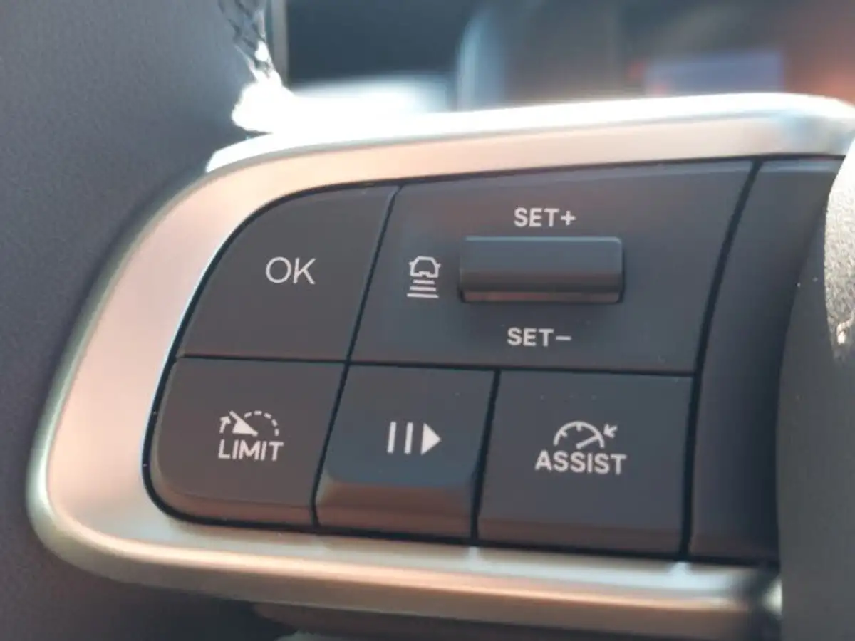 2025-jeep-avenger-12-gse-summit-big-14