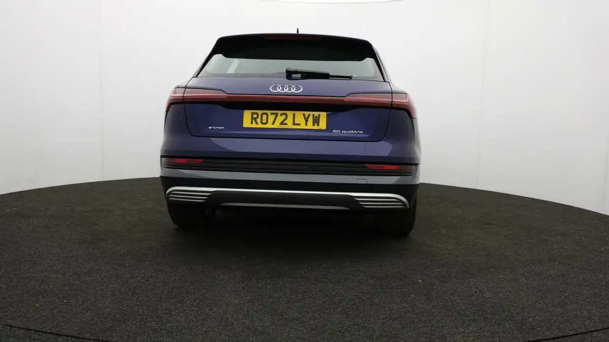 2022-audi-e-tron-50e-technik-station-wagon-big-5