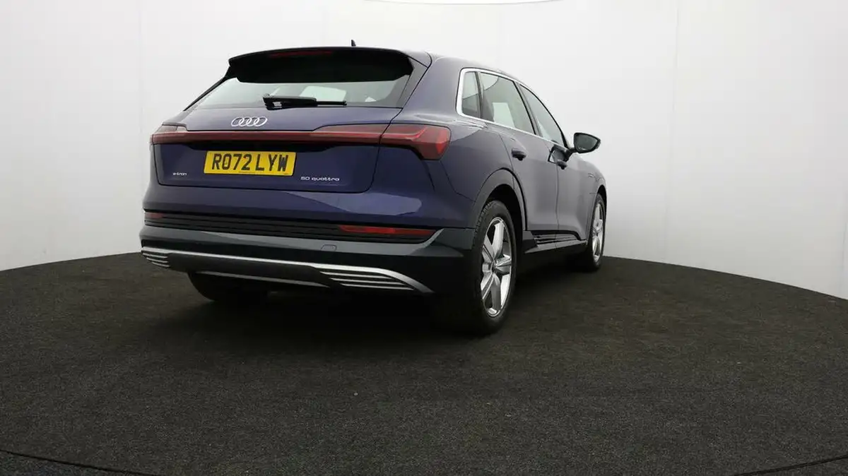 2022-audi-e-tron-50e-technik-station-wagon-big-75