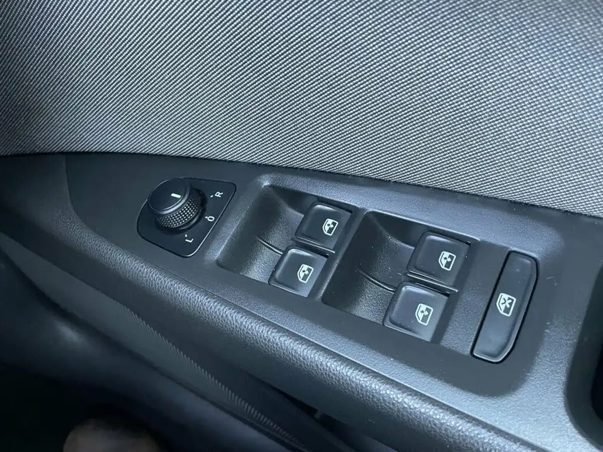 2019-seat-leon-16tdi-se-dynamic-ss-estate-big-25